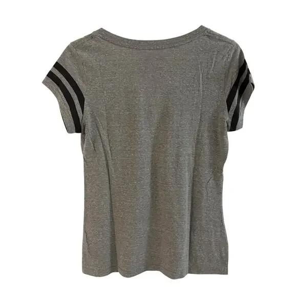 Batman Tee shirt L Large Youth V-Neck Gray‎ Black Batman Graphic Short Sleeve - Picture 6 of 7